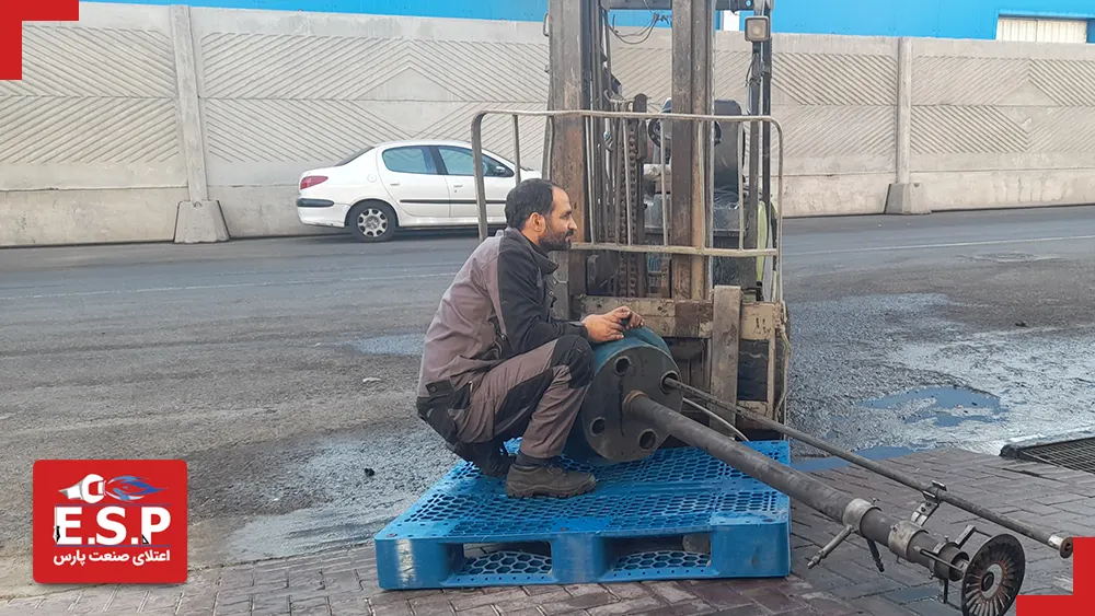 دمونتاژ و سرویس دوره ای نازل پاشش سوخت مشعل گازوئیلی صنعتی